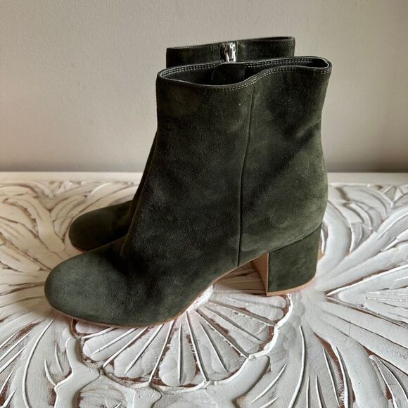 Gianvito Rossi Margaux Suede booties size 40 - Picture 2 of 11